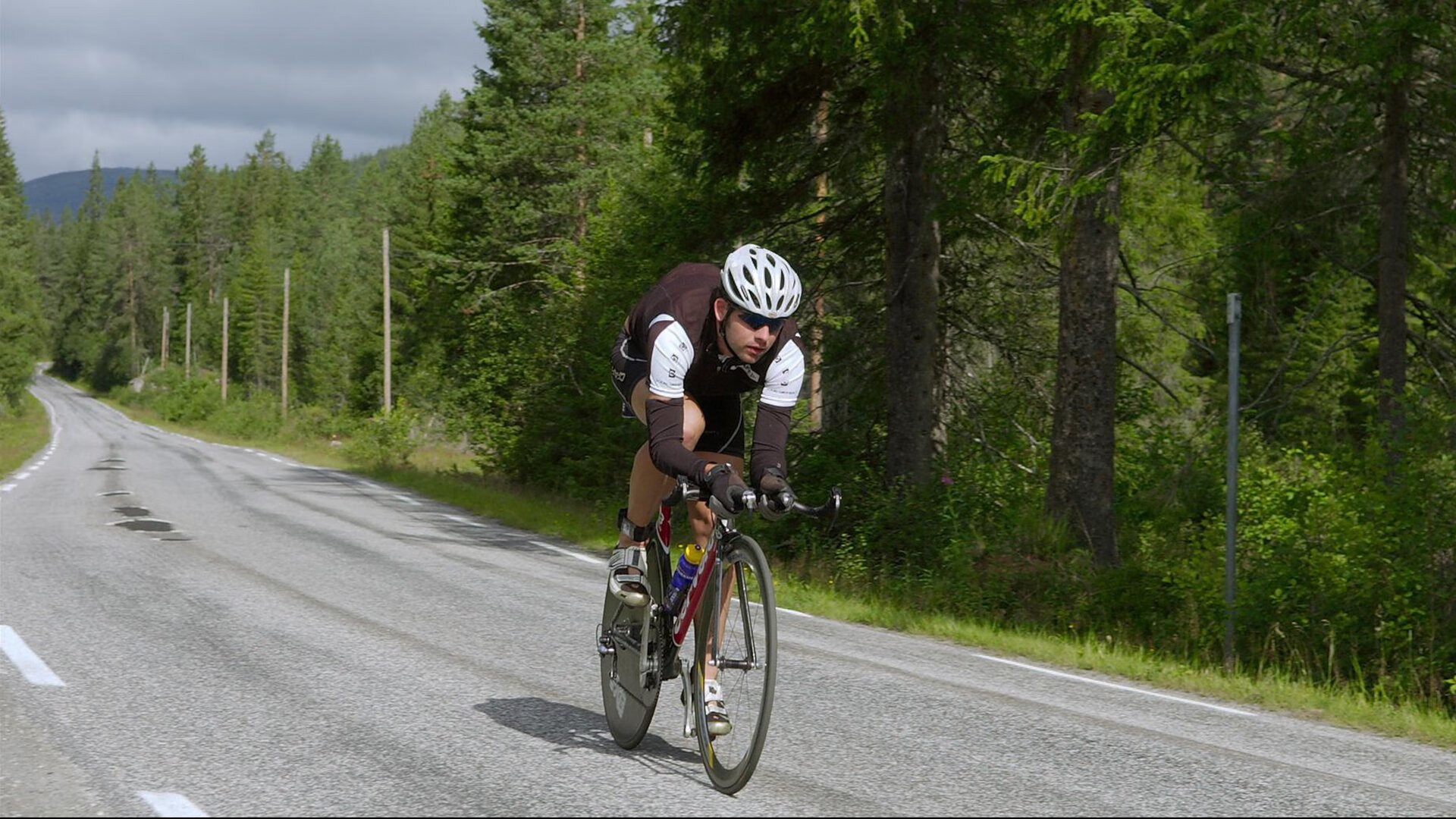 新媒体报道方式不断创新短视频内容引发广泛讨论，新闻媒体如何利用短视频创新新闻报道